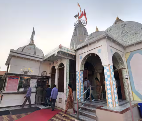Hanumanji Temple, Anand, Gujarat - Vushii.com Hanumanji Temple, Anand, Gujarat - Vushii.com